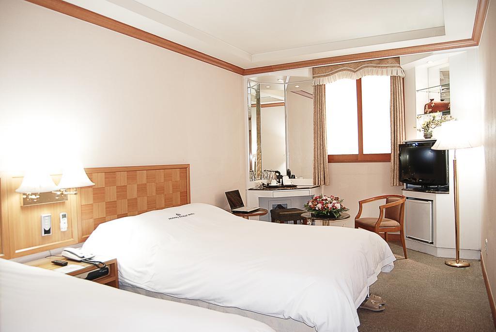Arirang Tourist Hotel Changwon Habitación foto
