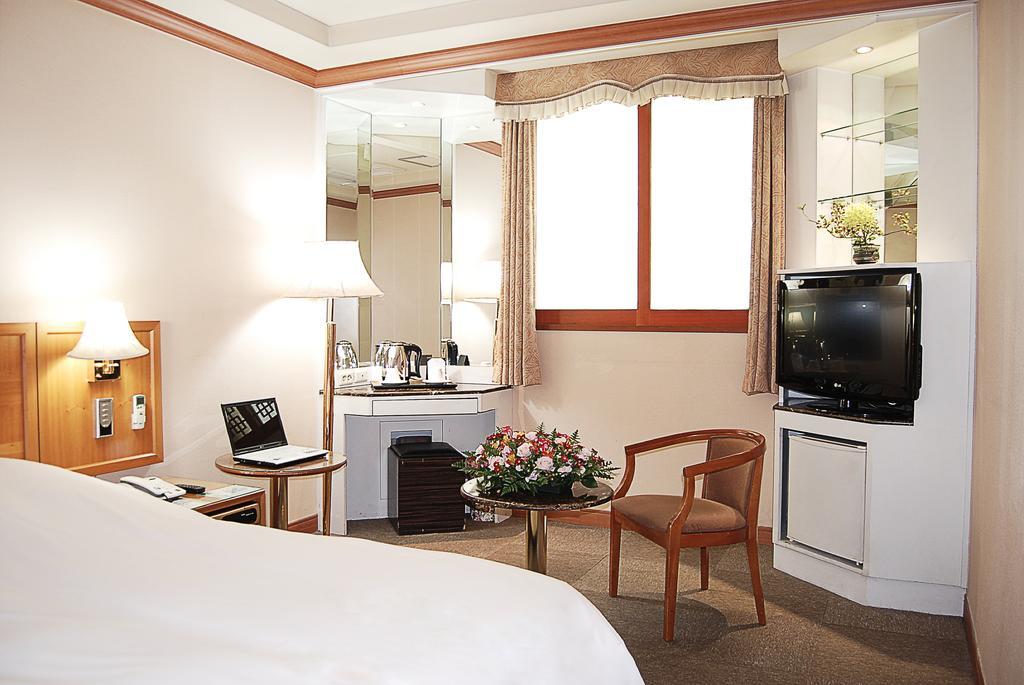 Arirang Tourist Hotel Changwon Habitación foto