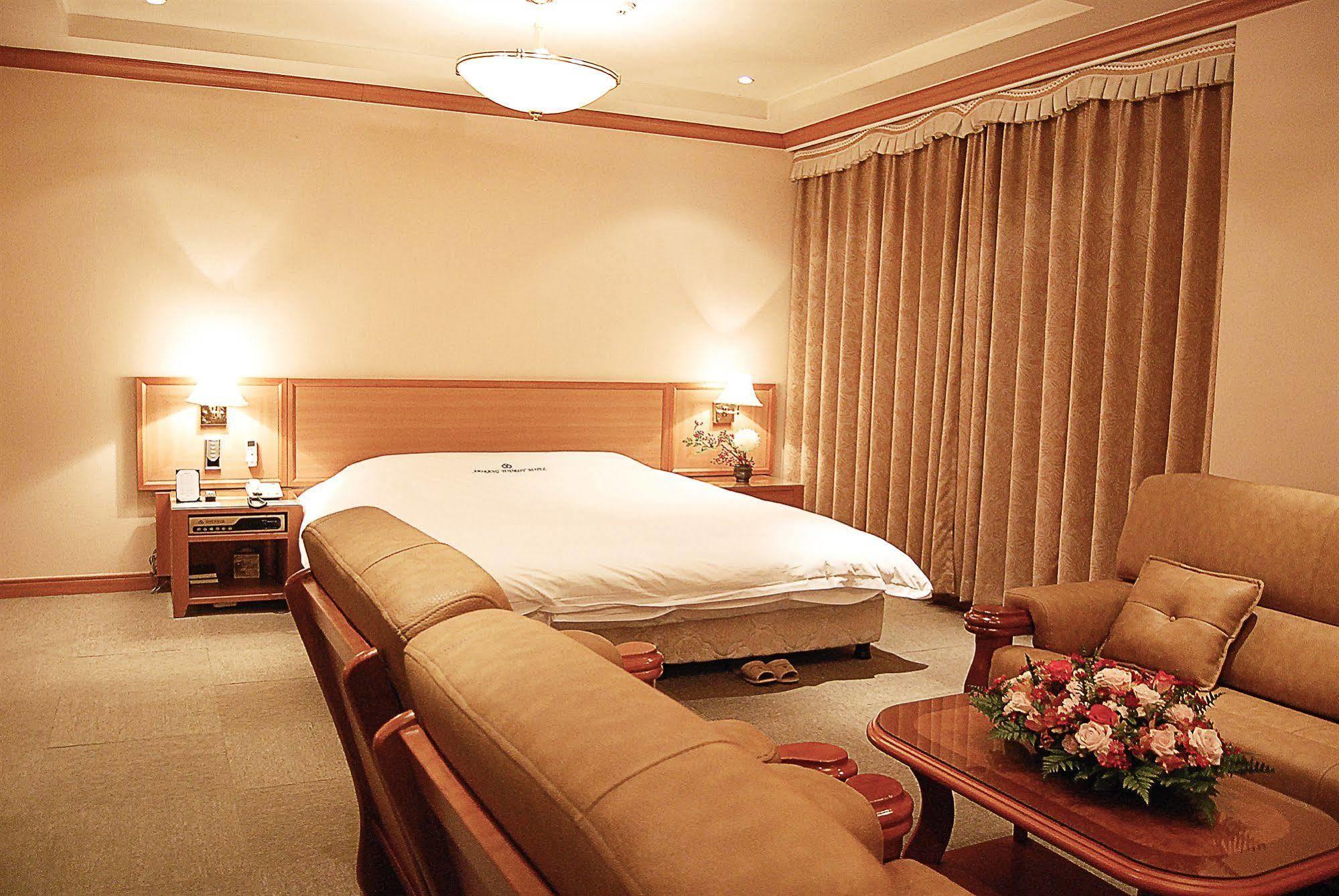 Arirang Tourist Hotel Changwon Exterior foto