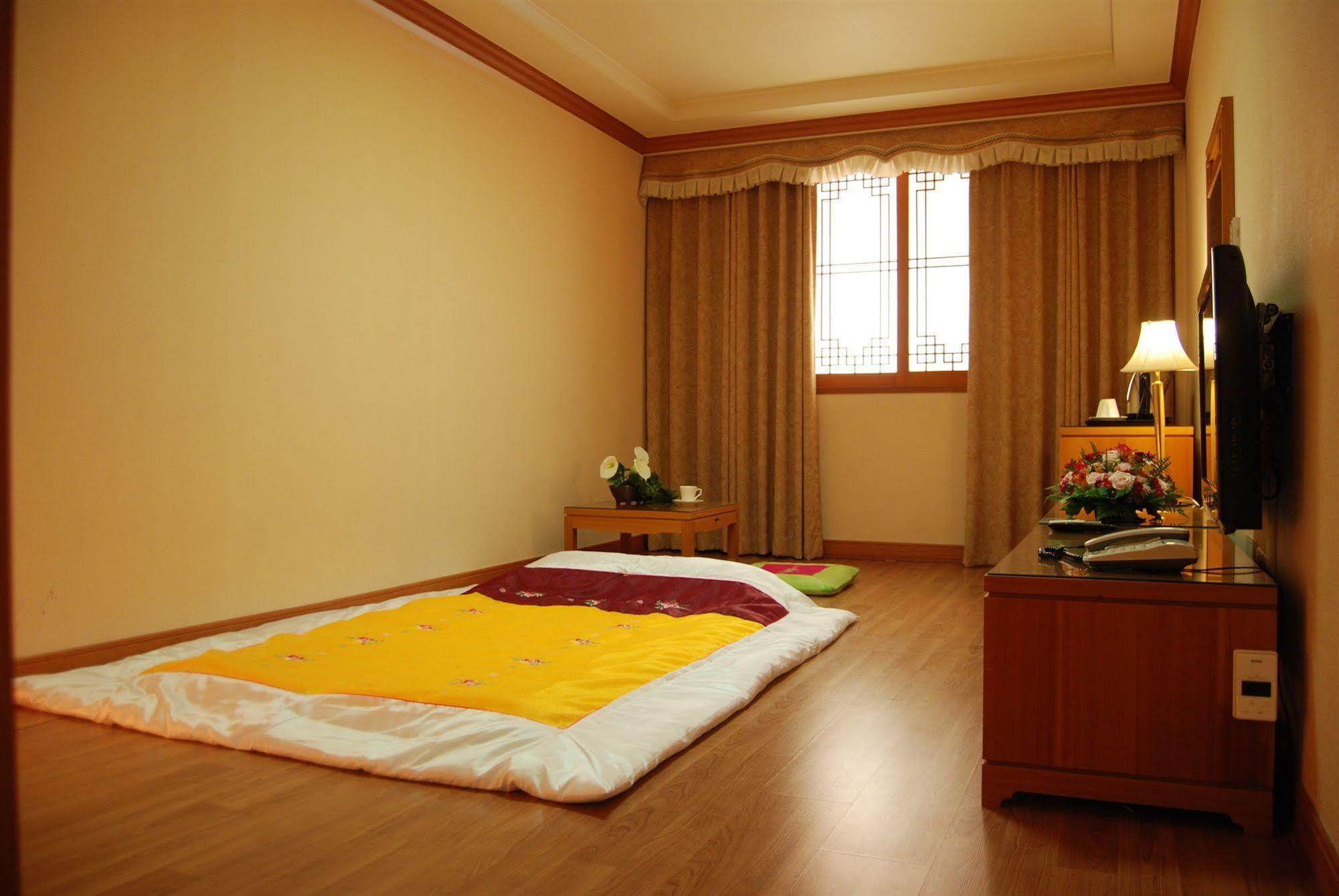 Arirang Tourist Hotel Changwon Exterior foto