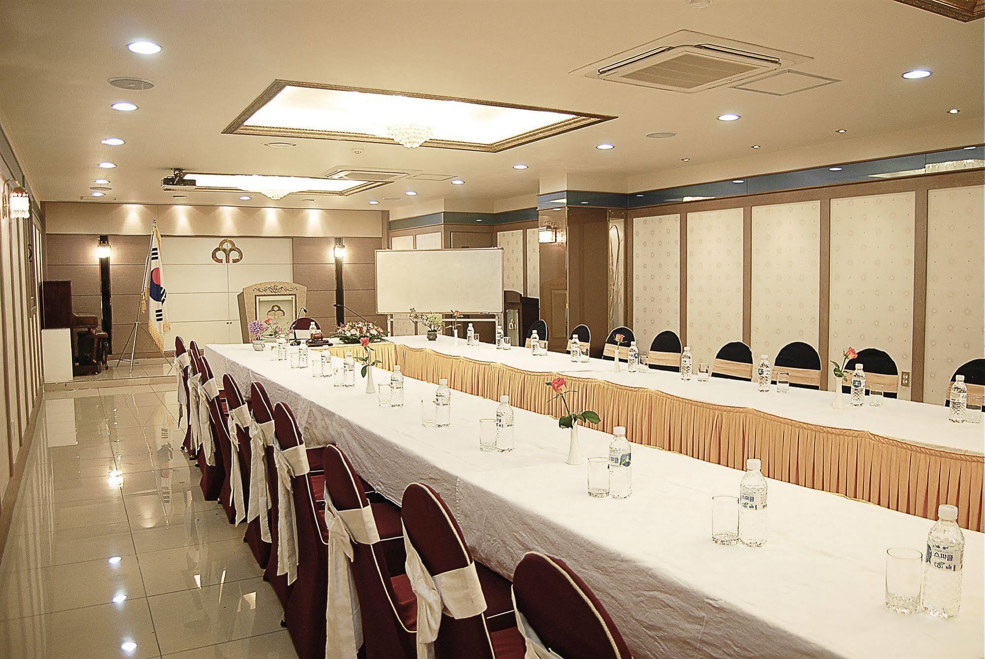 Arirang Tourist Hotel Changwon Exterior foto